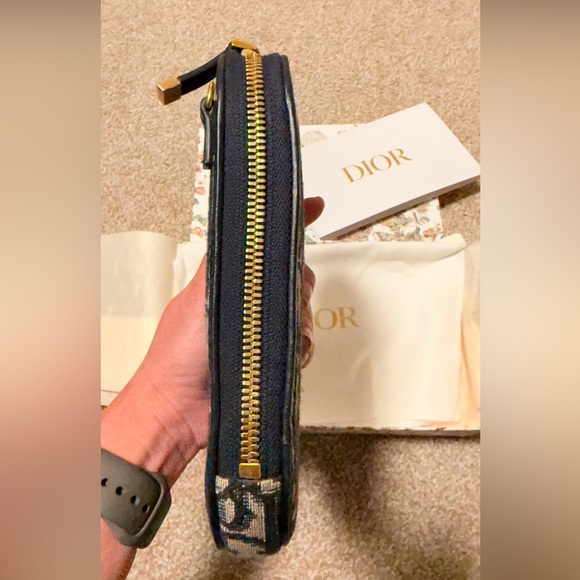 Dior 30 Montaigne Call'in Dior Phone Holder - Picture 4 of 12